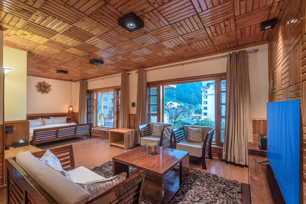 Saffronstays Monarch Manor, - Regal Mansion Homestay